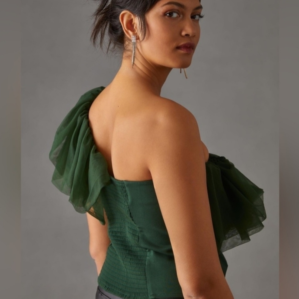 SUNDAY IN BROOKLYN One-Shoulder TOP Smocked Back Front Ruffle Green medium EUC - Picture 3 of 13